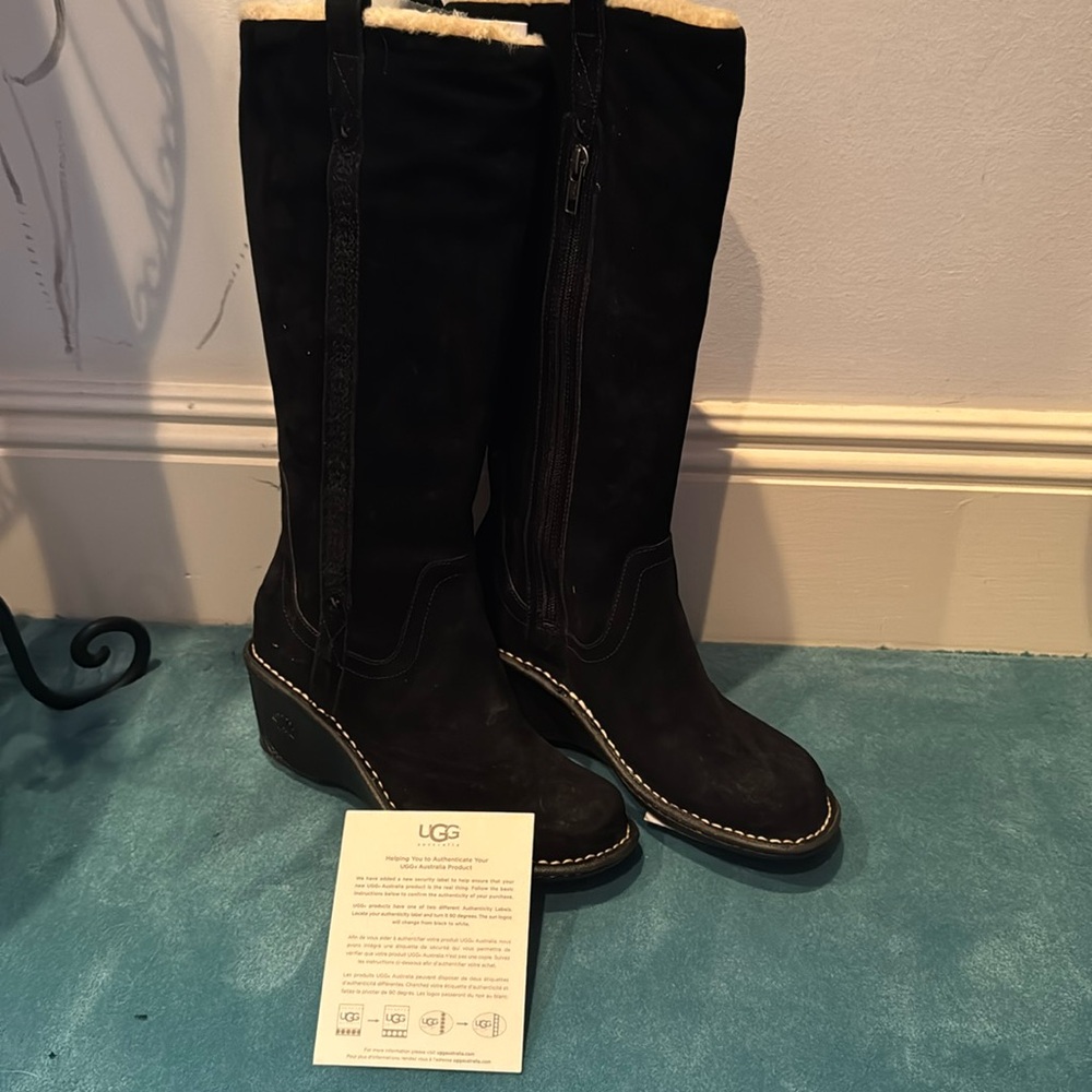 UGG Women's Black Boots - Size 8